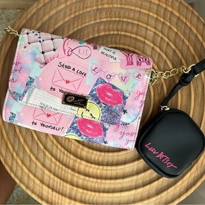 Betsey Johnson Crossbody Bag With Coin Purse. EUC